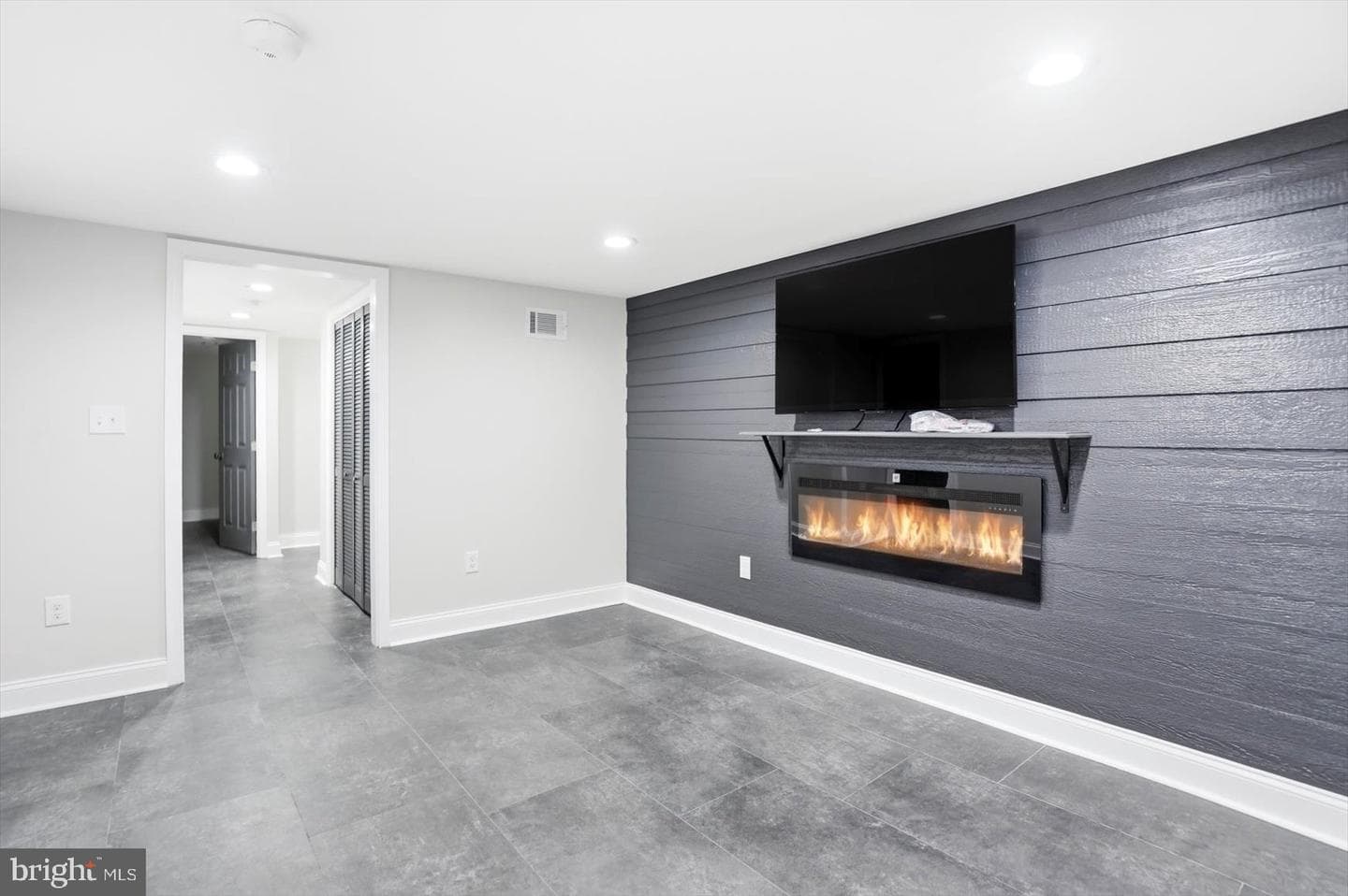 3022 E Federal Street photo 18
