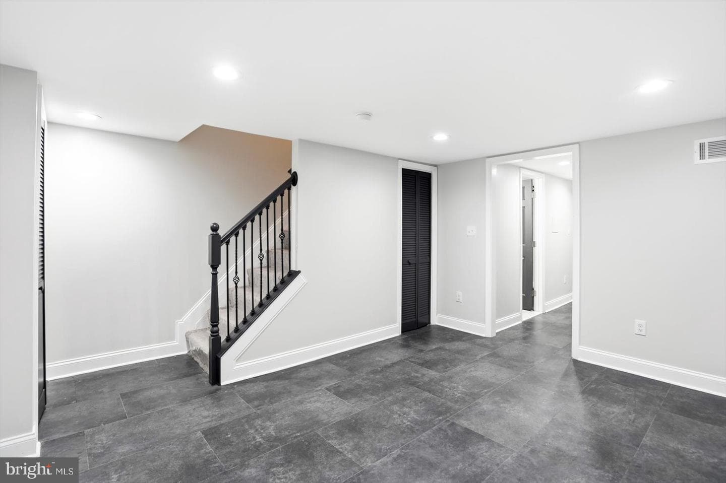 3022 E Federal Street photo 19