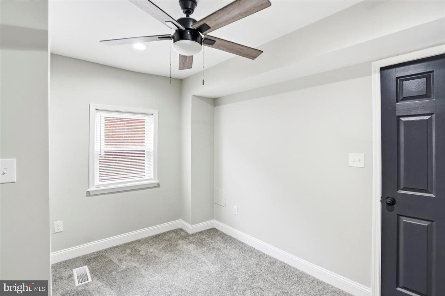 3022 E Federal Street photo 28