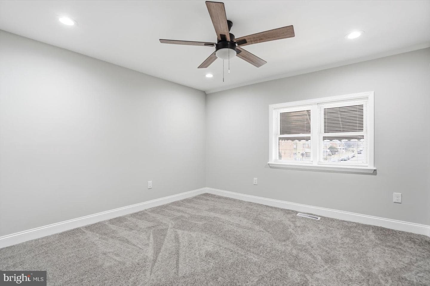 3022 E Federal Street photo 33