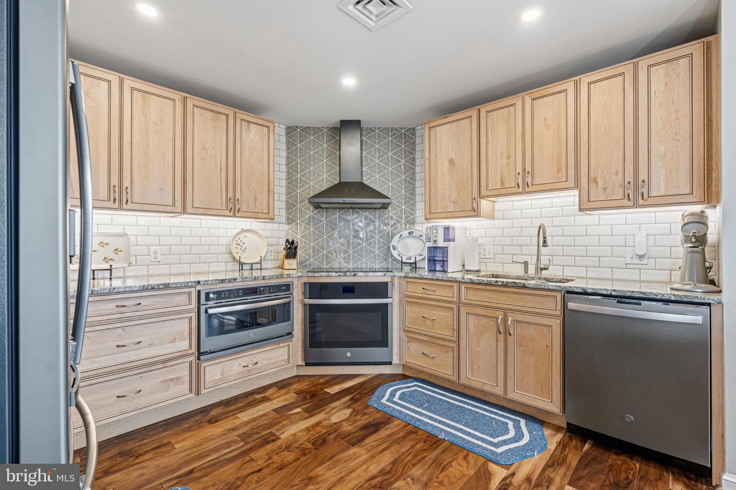 10 E Lee Street #1509 photo 11