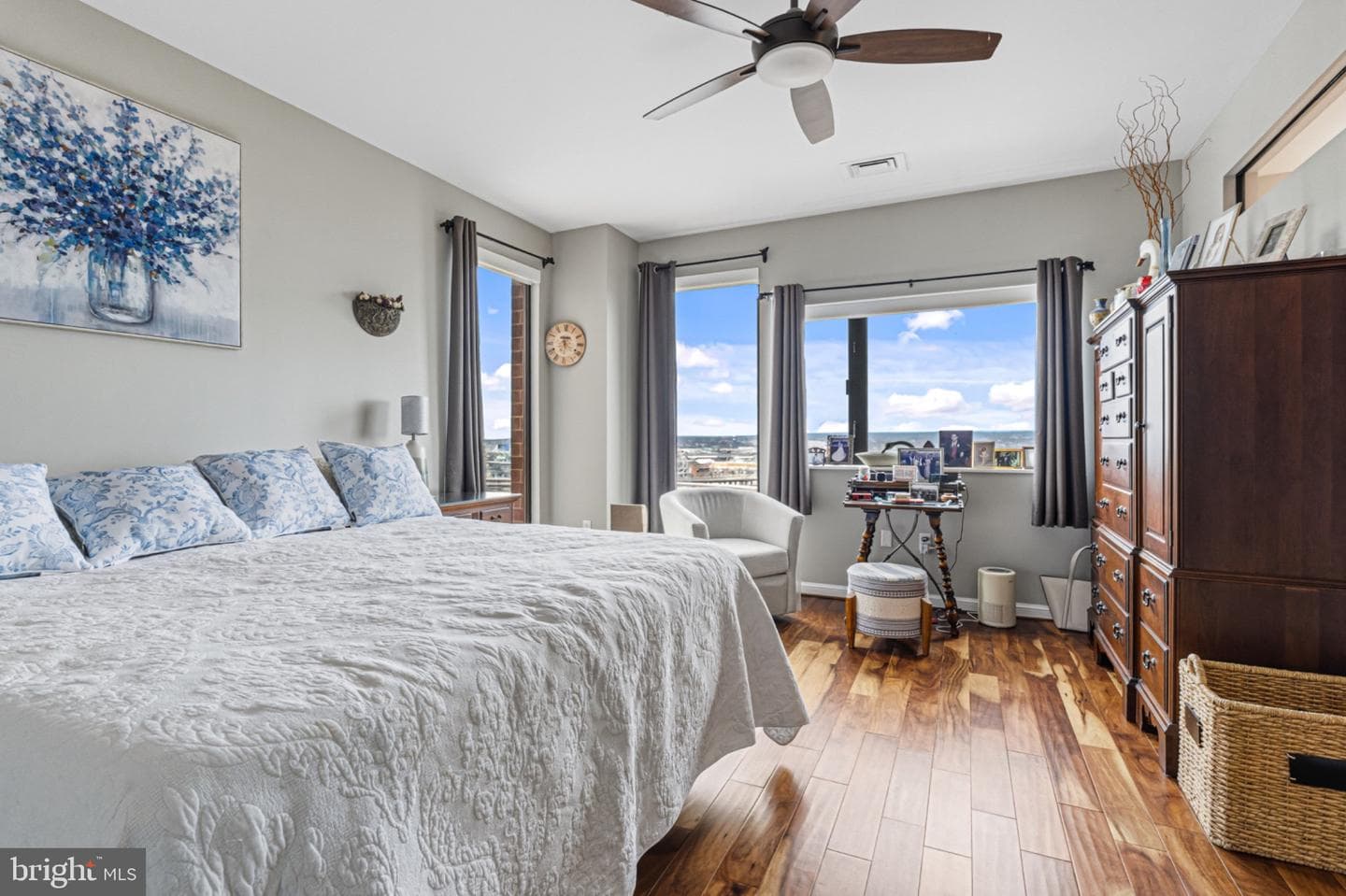 10 E Lee Street #1509 photo 14