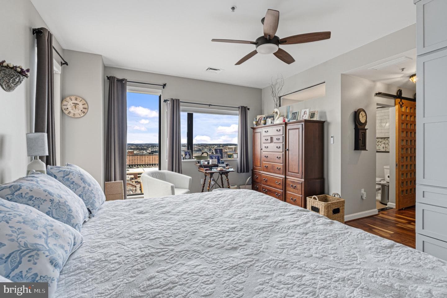 10 E Lee Street #1509 photo 15