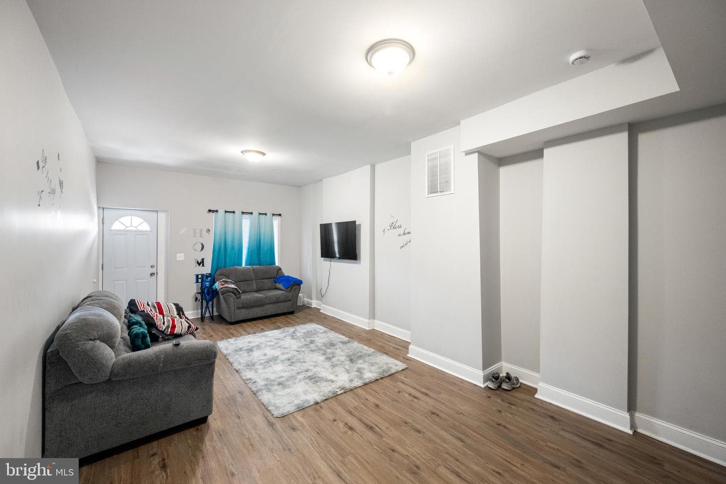 2730 Baker Street photo 5