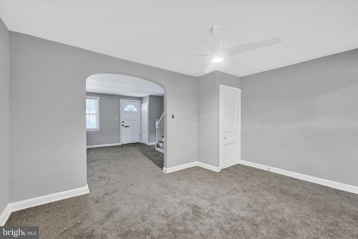 2036 Deering Avenue photo 5