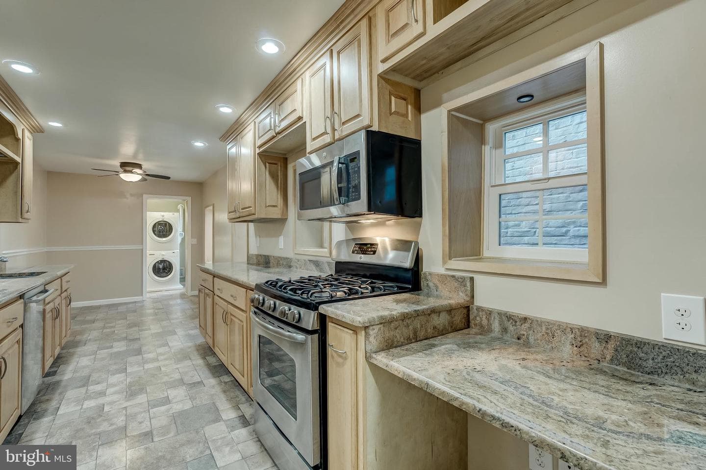 303 S Ann Street photo 5