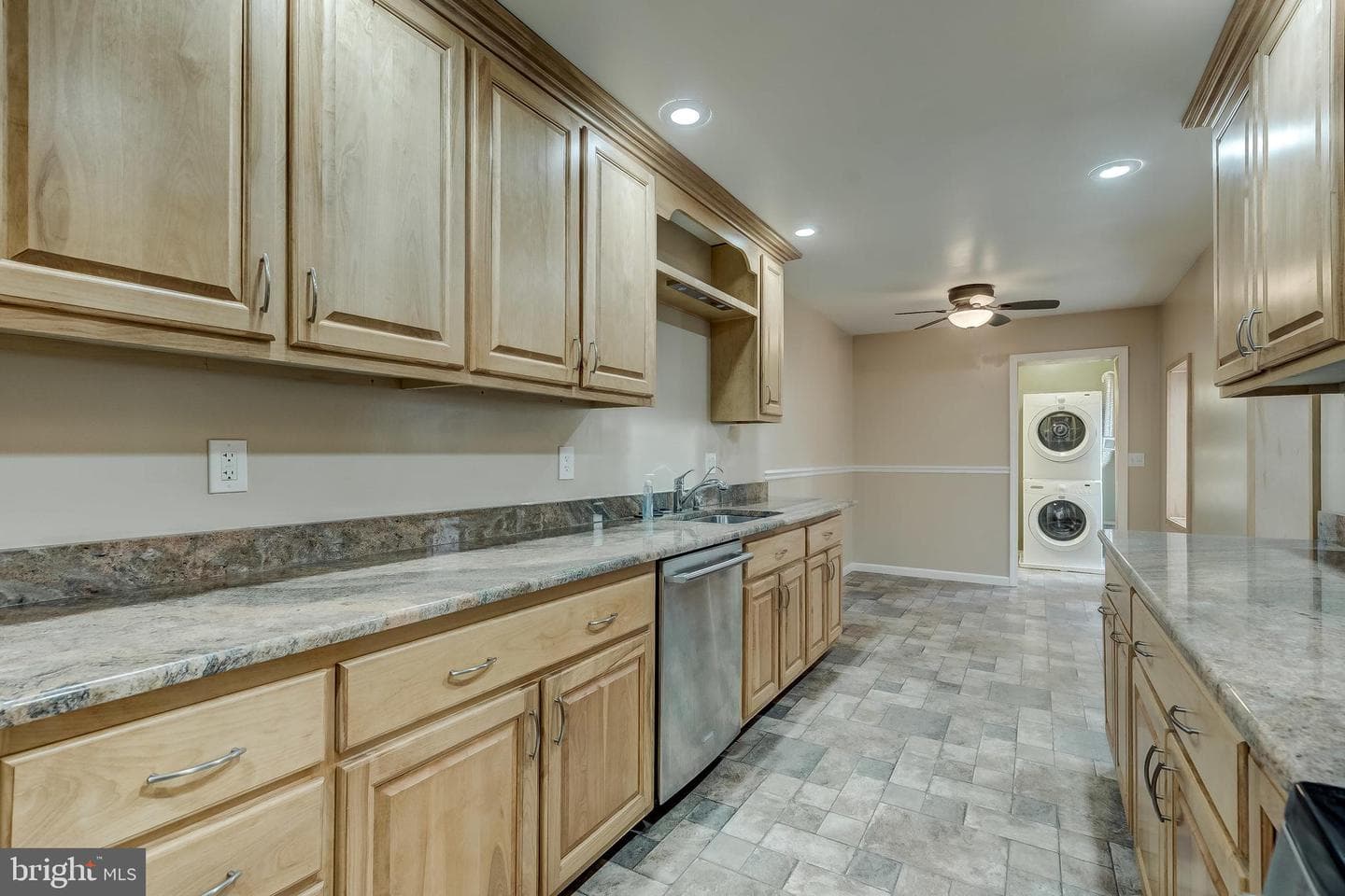 303 S Ann Street photo 6