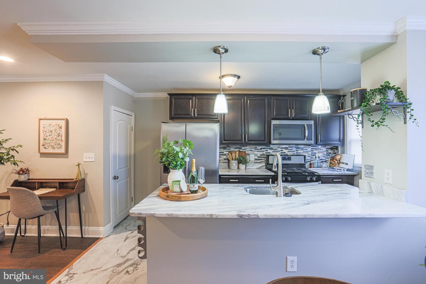 1322 Limit Avenue photo 10