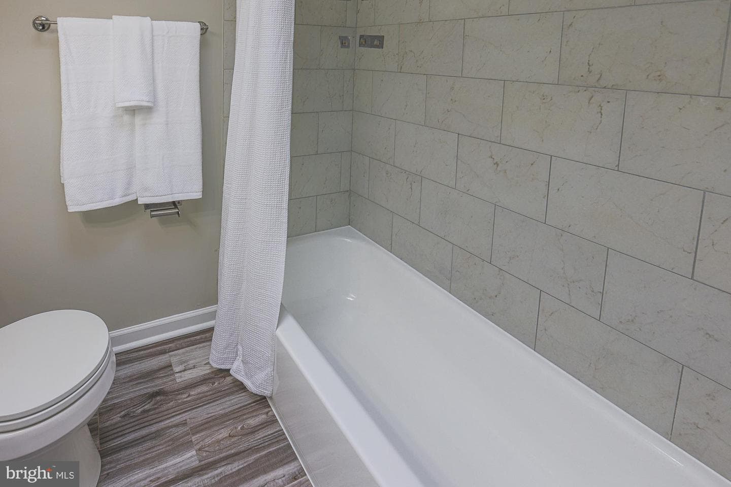 1322 Limit Avenue photo 18