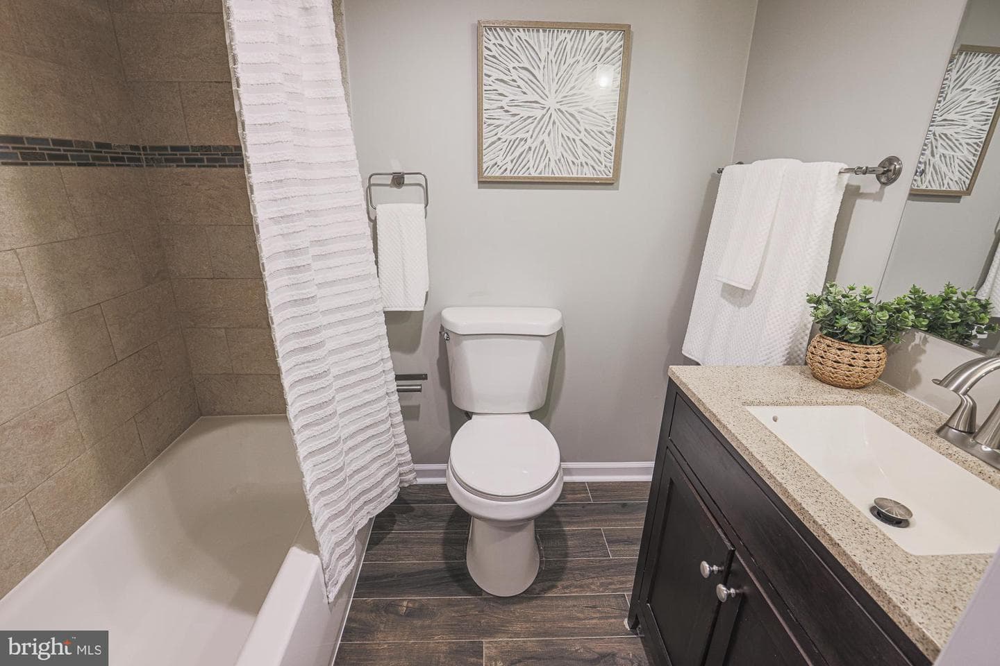 1322 Limit Avenue photo 27