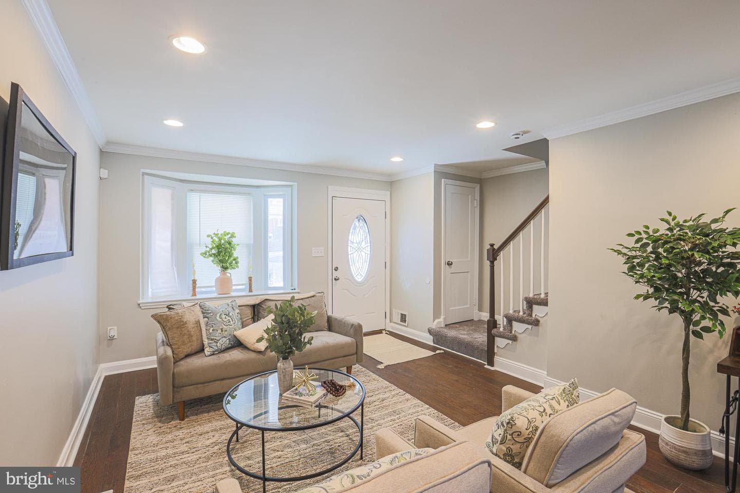 1322 Limit Avenue photo 5