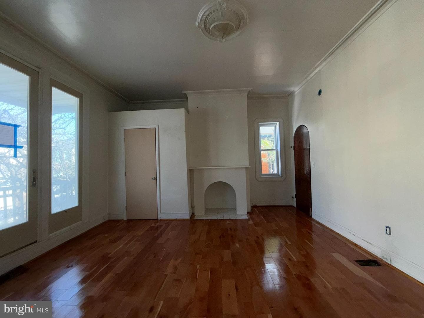 403 E 31st Street photo 2
