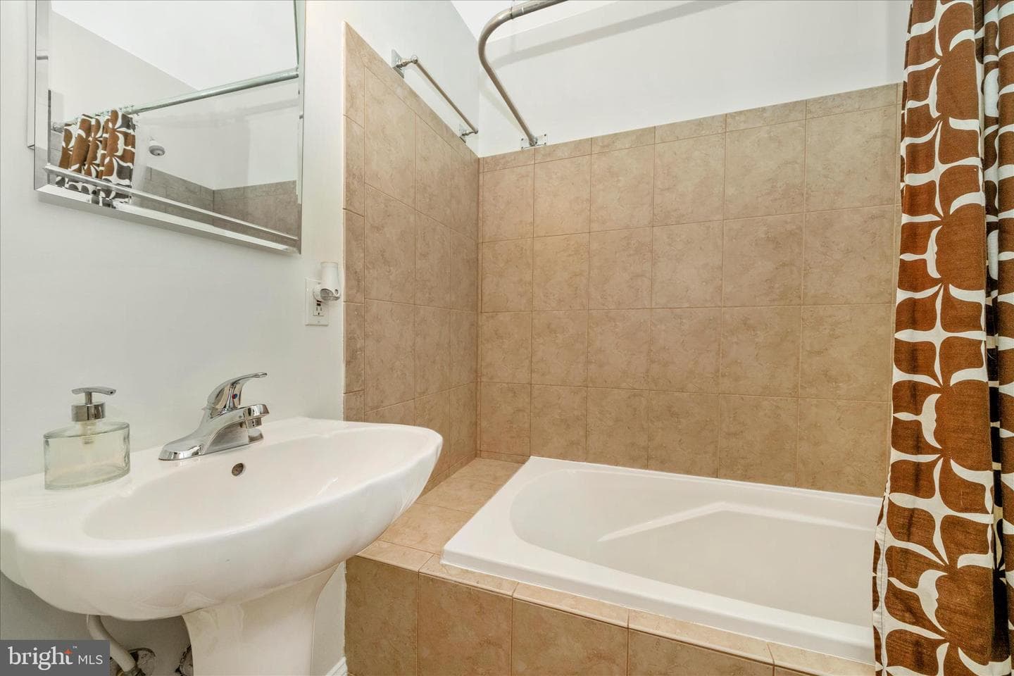 3535 Roland Avenue photo 35