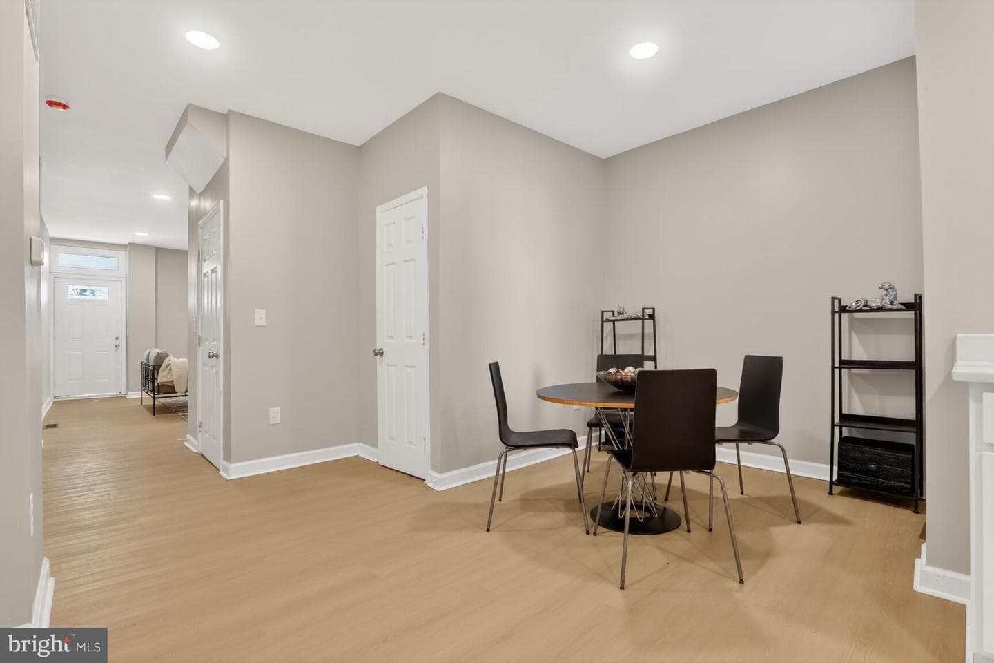 504 E 43rd Street photo 8