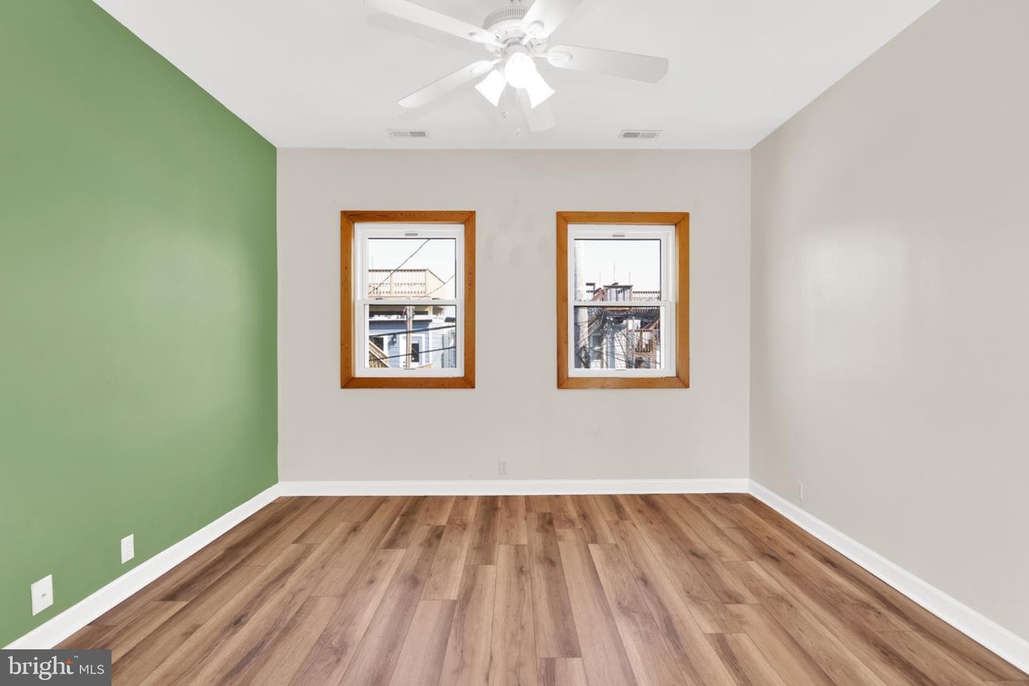 1519 Henry Street photo 6