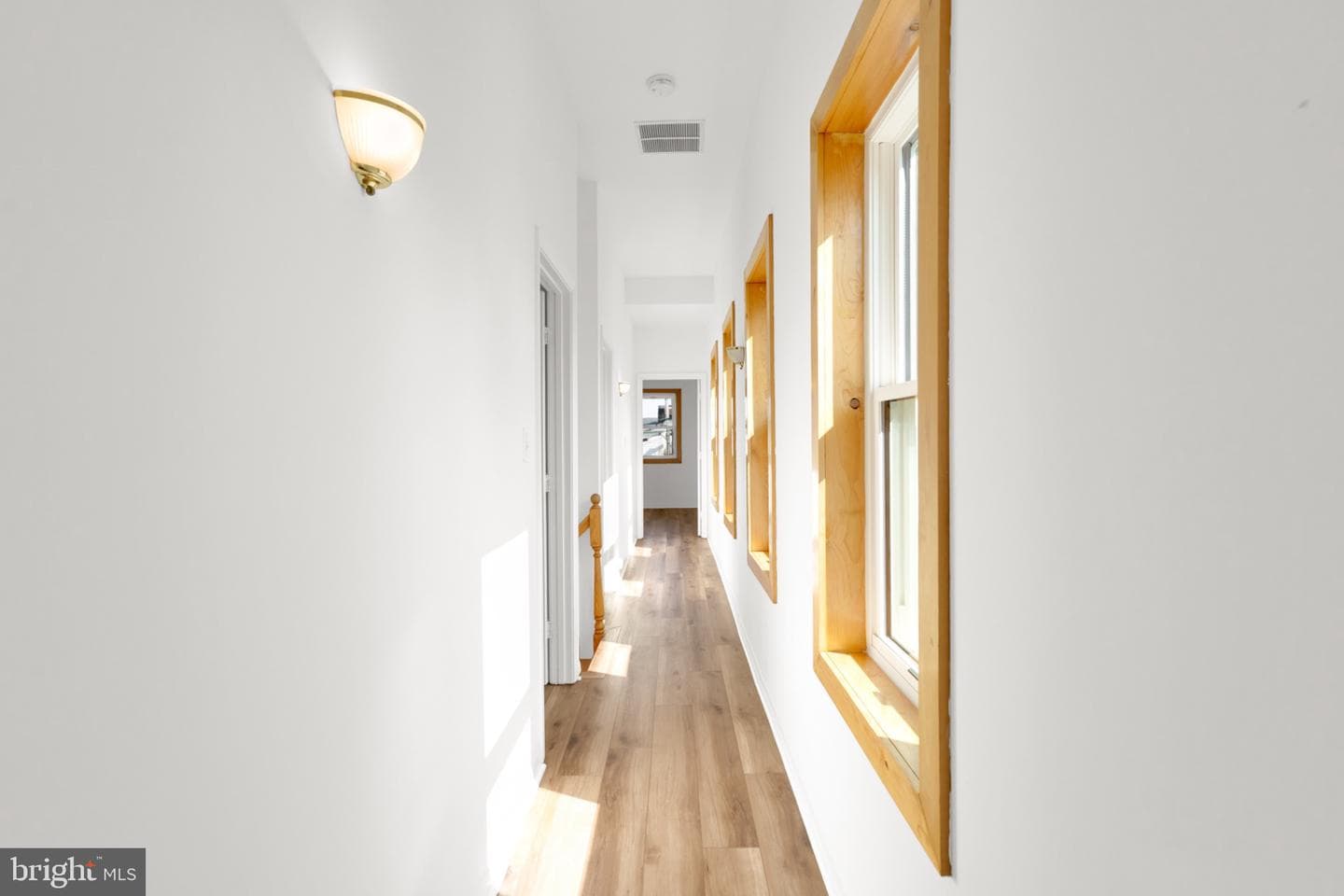 1519 Henry Street photo 8