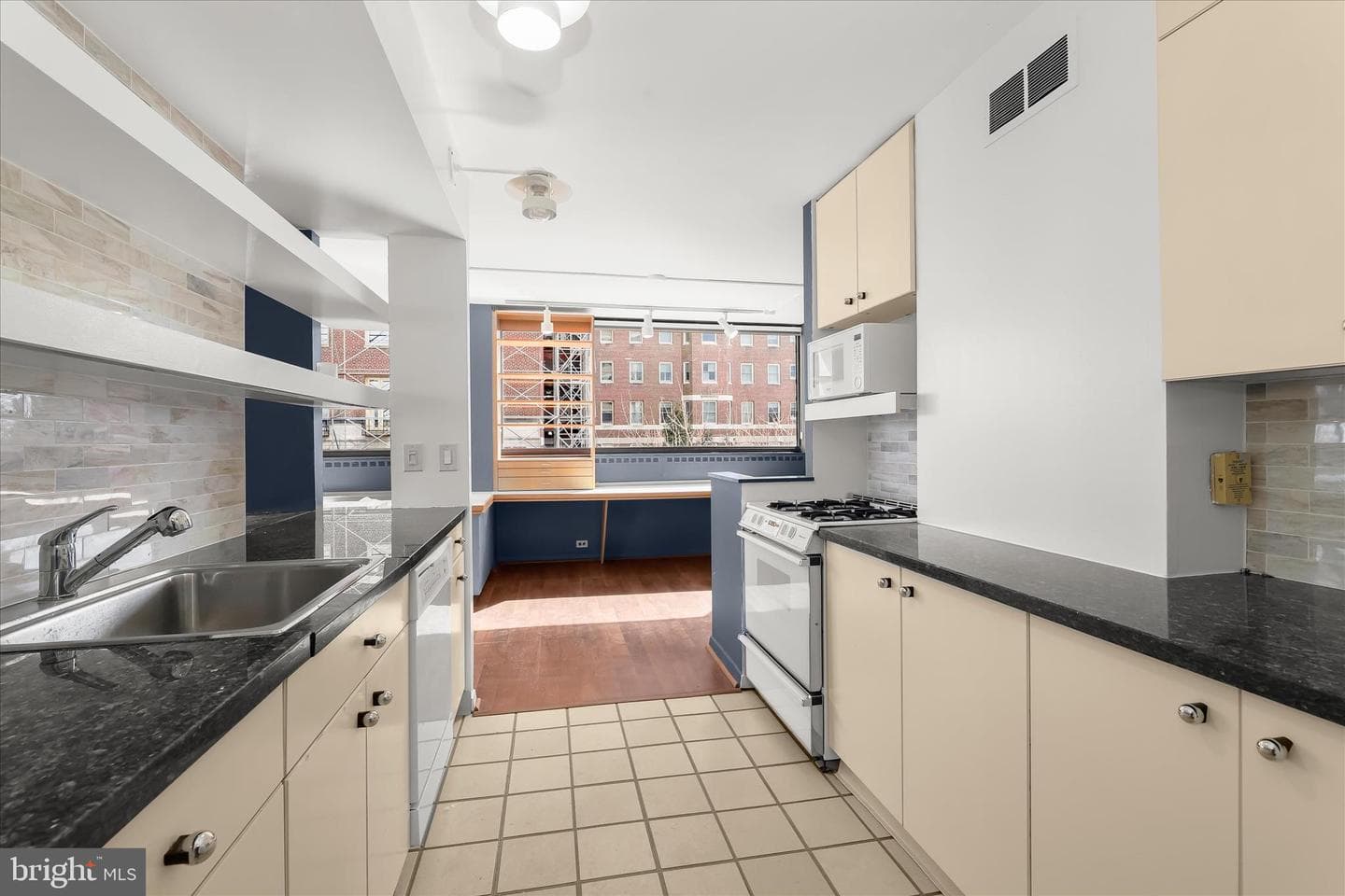 4000 N Charles Street N #312 photo 11