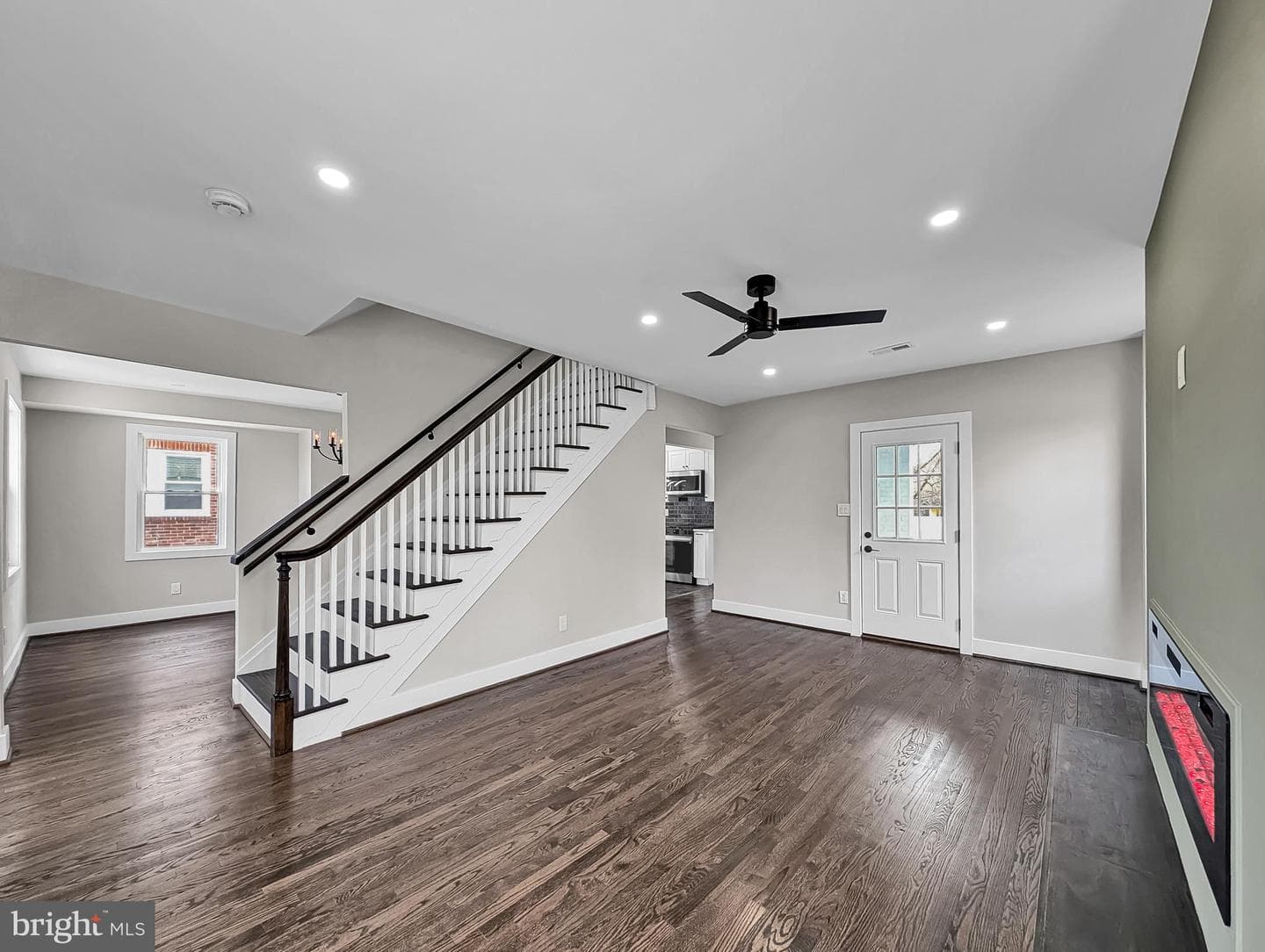 4902 Walther Avenue photo 4