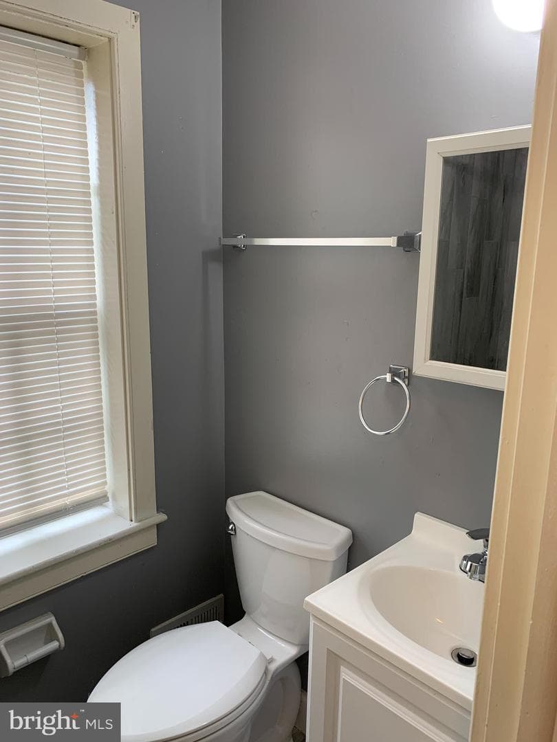 659 Portland Street photo 23