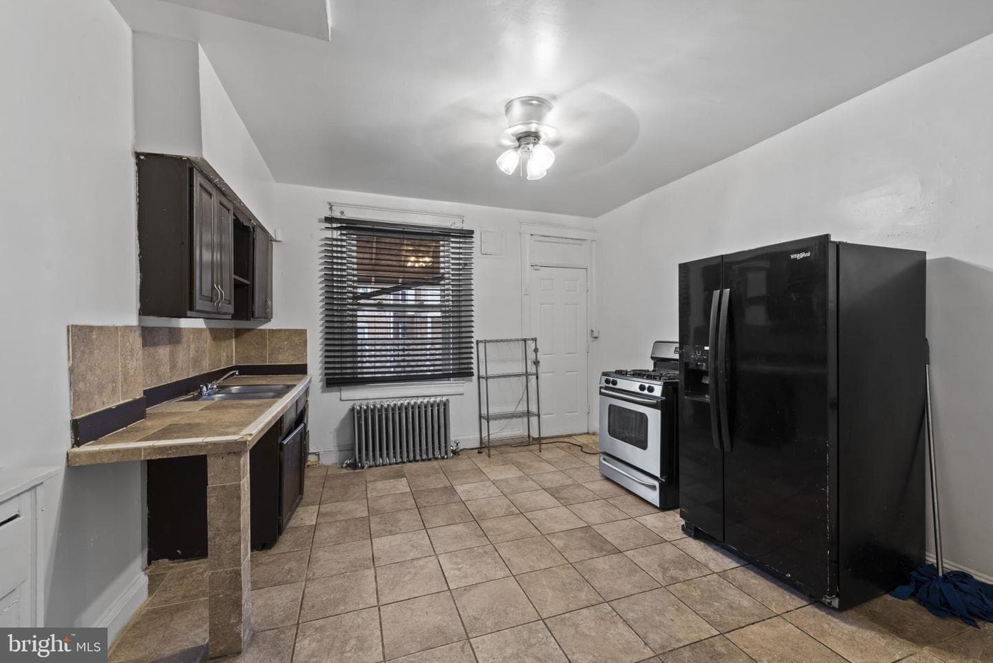 435 Ilchester Avenue photo 11