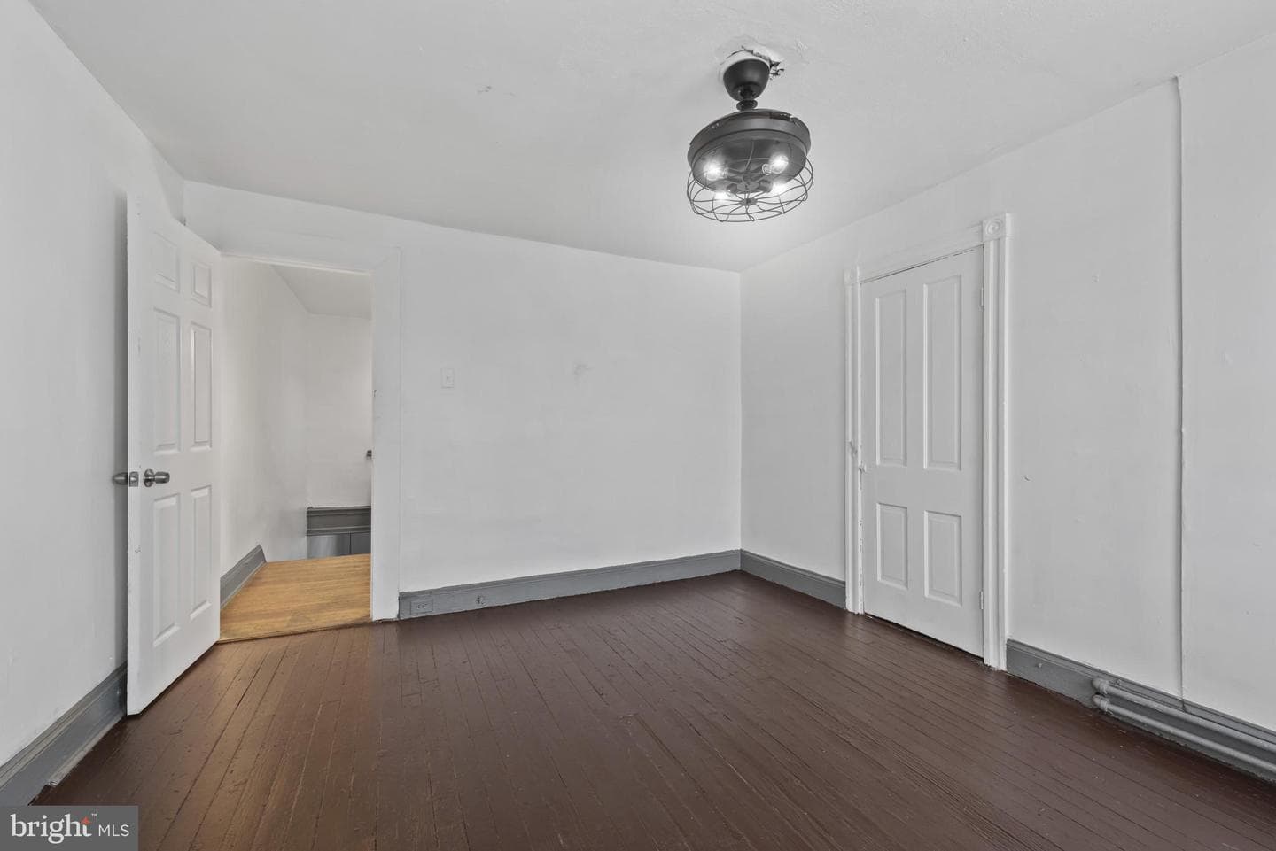 435 Ilchester Avenue photo 16