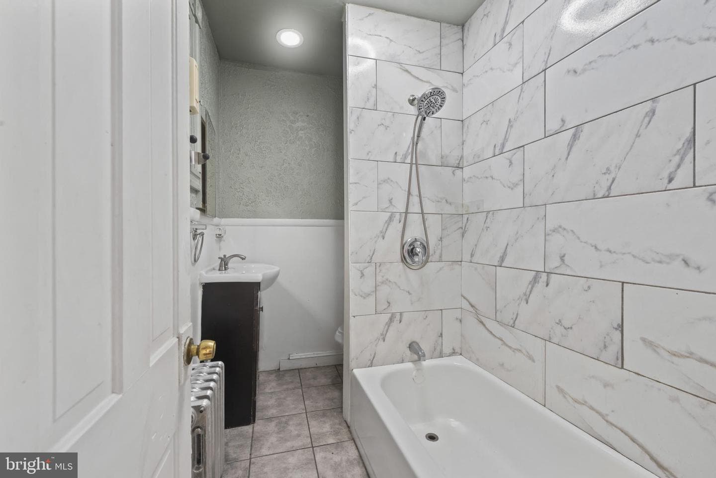 435 Ilchester Avenue photo 27