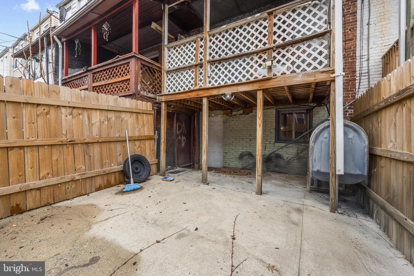 435 Ilchester Avenue photo 36