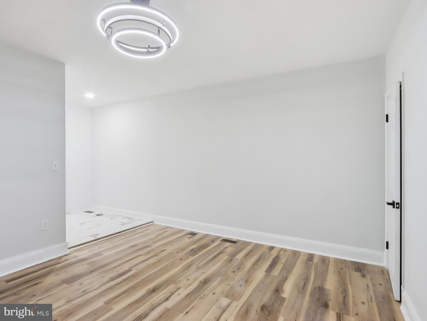 5607 Ready Avenue photo 10