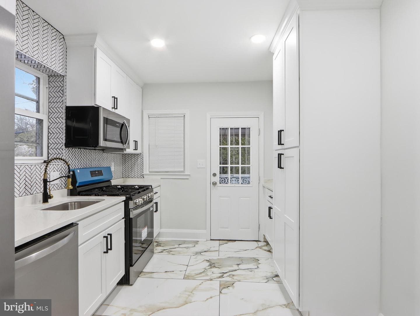 5607 Ready Avenue photo 13