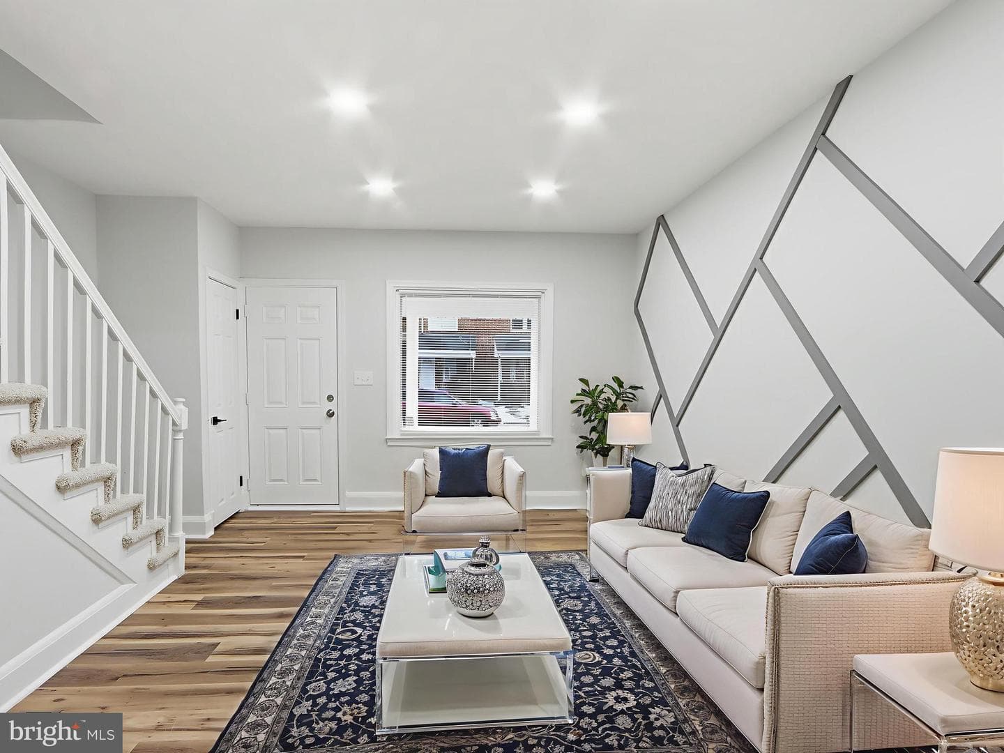 5607 Ready Avenue photo 3