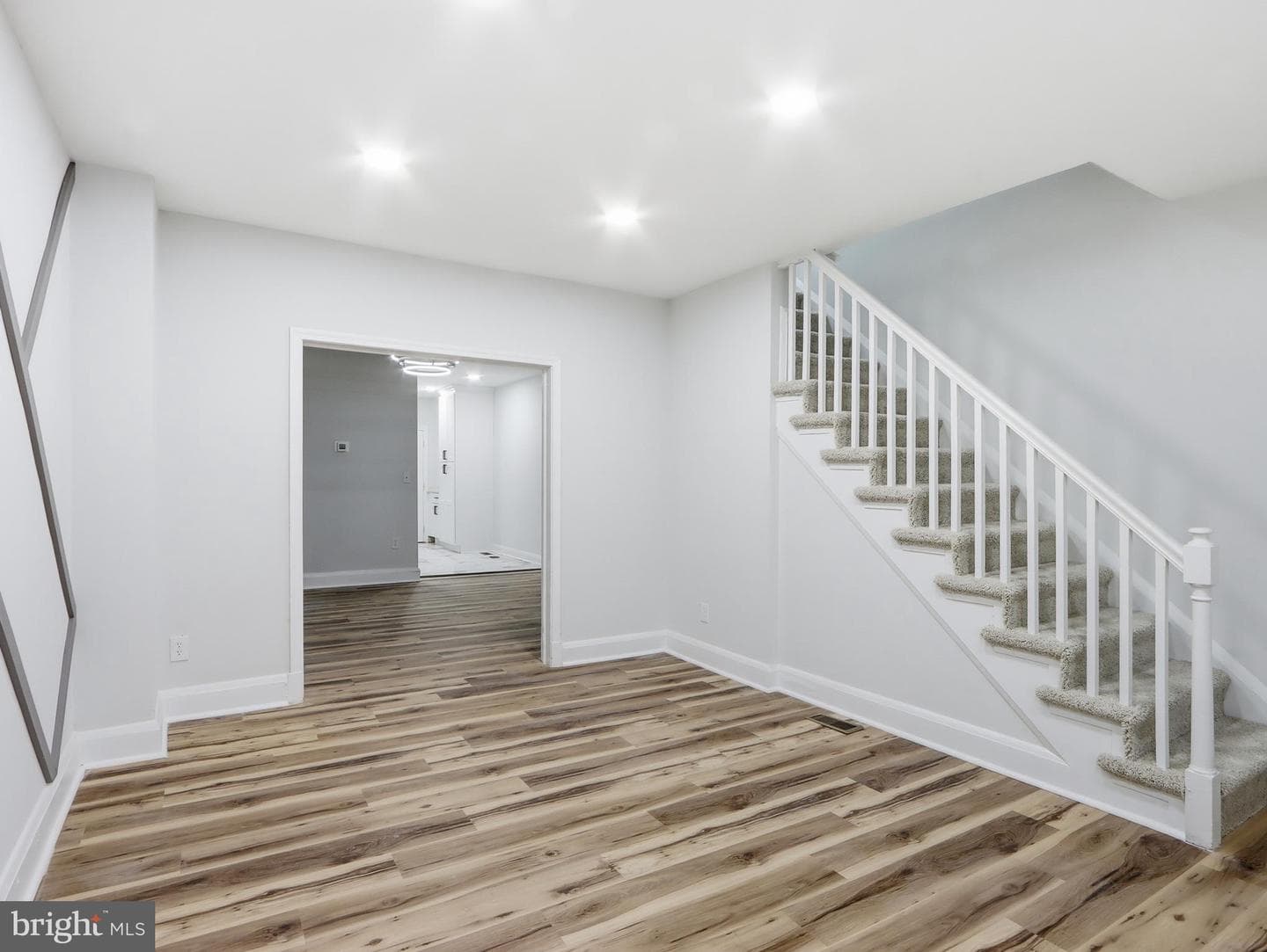 5607 Ready Avenue photo 7