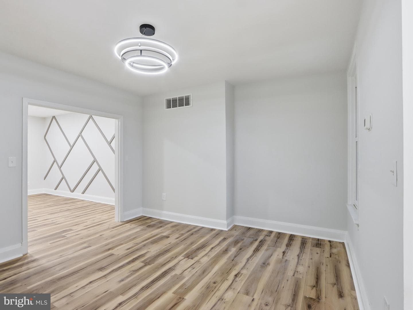 5607 Ready Avenue photo 9