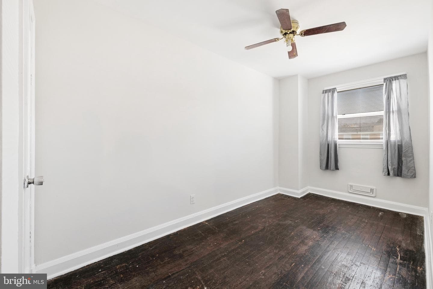 4629 Chatford Avenue photo 32