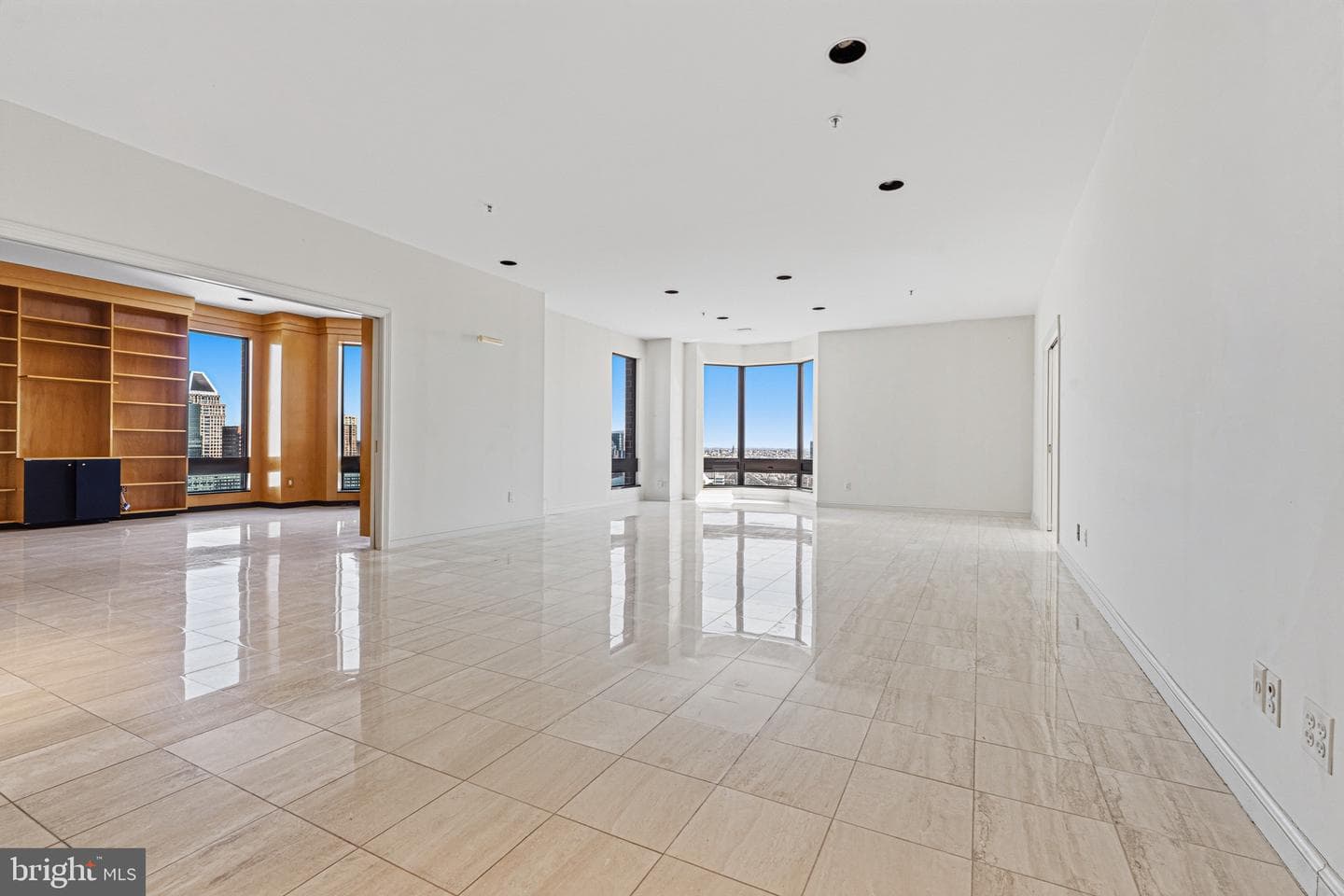 10 E Lee Street #1801, Baltimore
