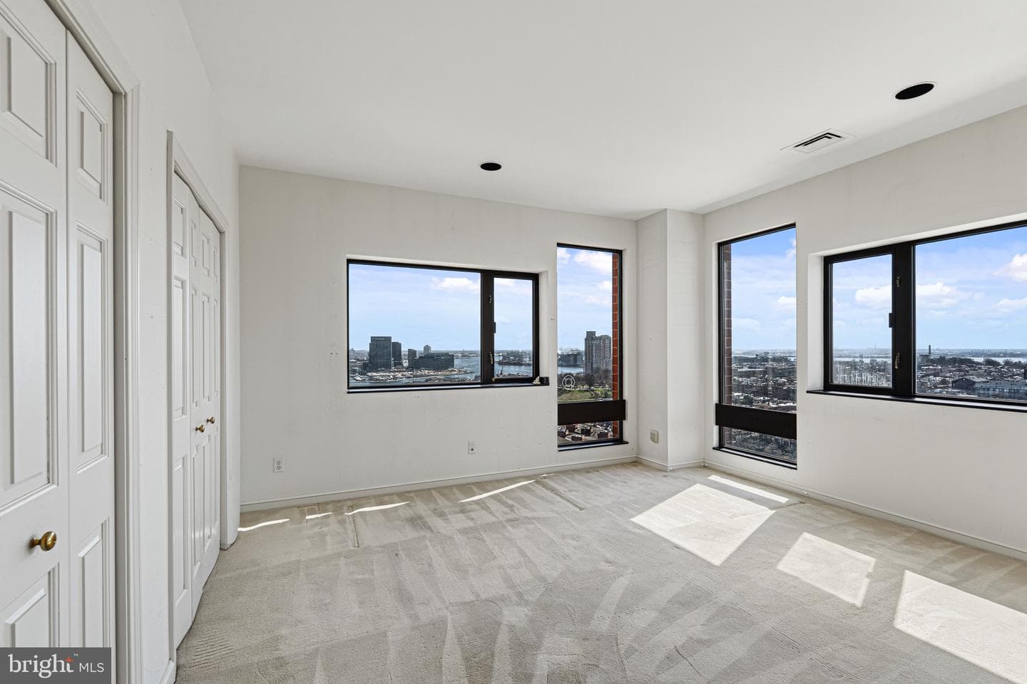 10 E Lee Street #1801 photo 25