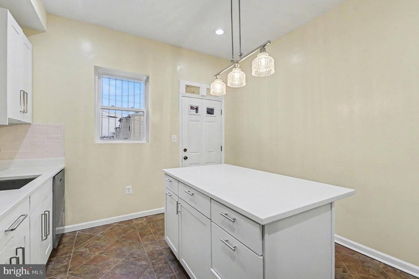 829 E Chase Street photo 14