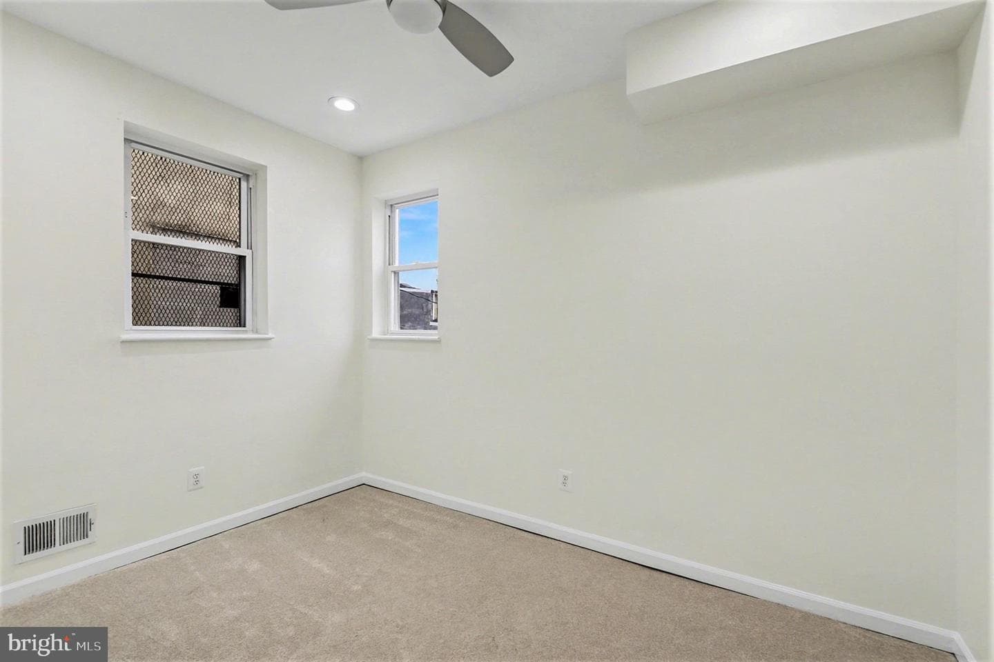 829 E Chase Street photo 22