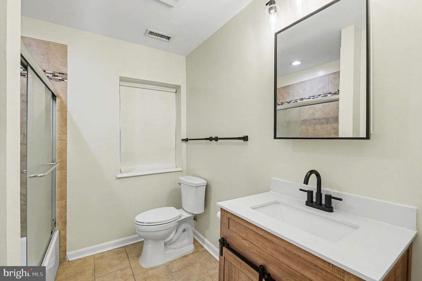 829 E Chase Street photo 26