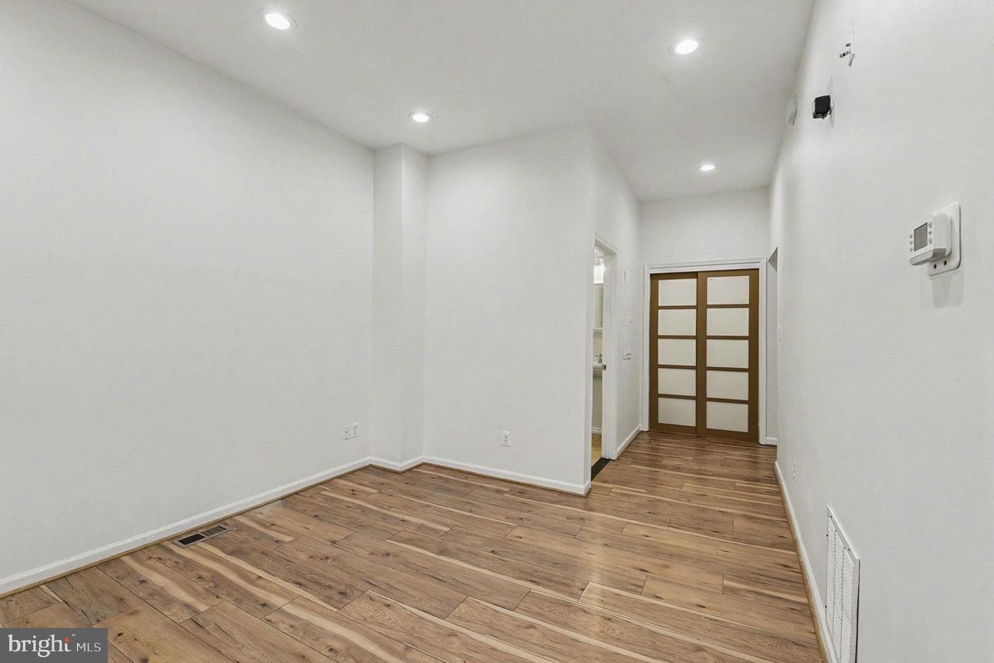 829 E Chase Street photo 9