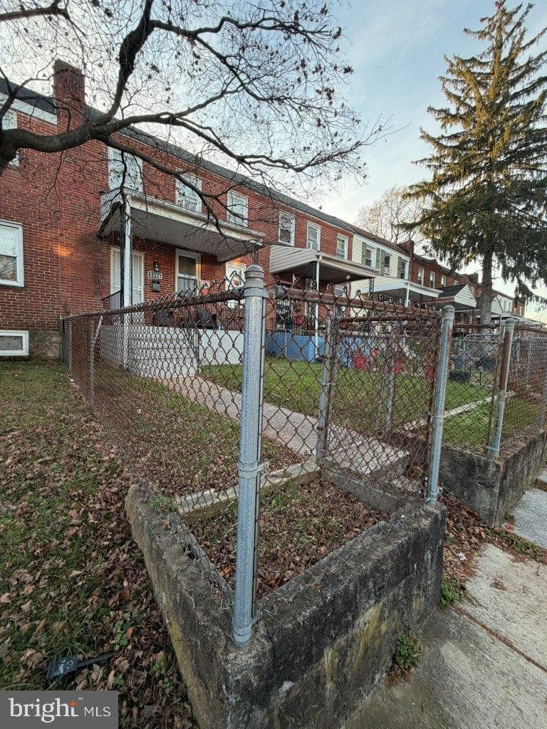 5356 Cuthbert Avenue photo 2