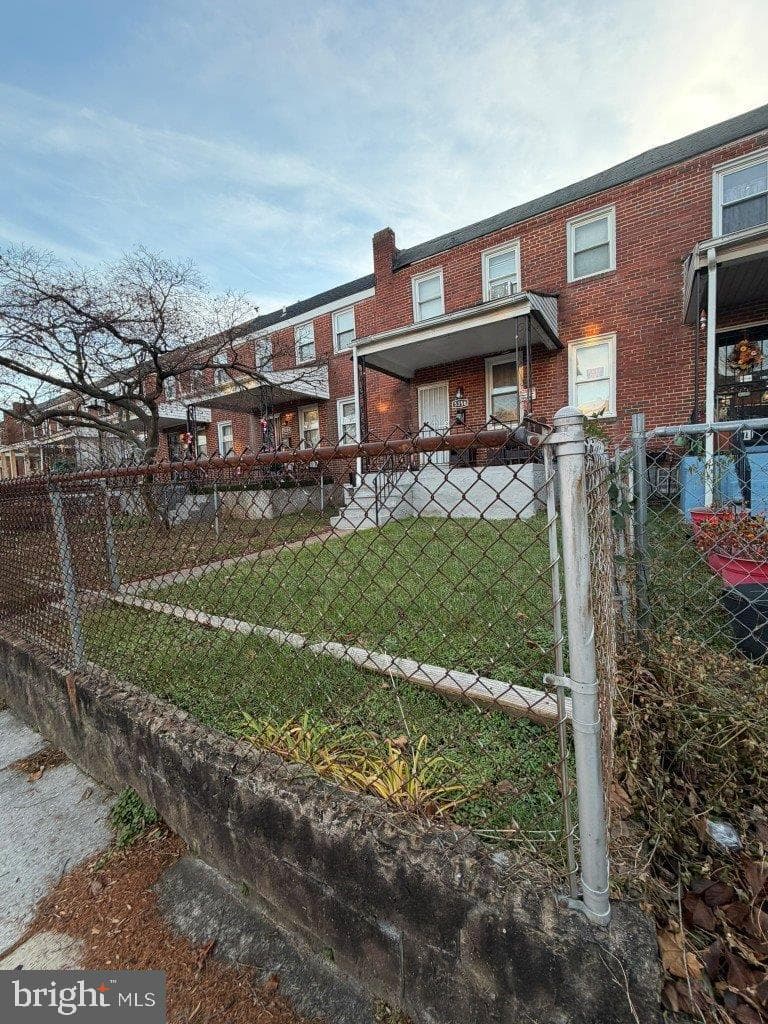 5356 Cuthbert Avenue photo 3