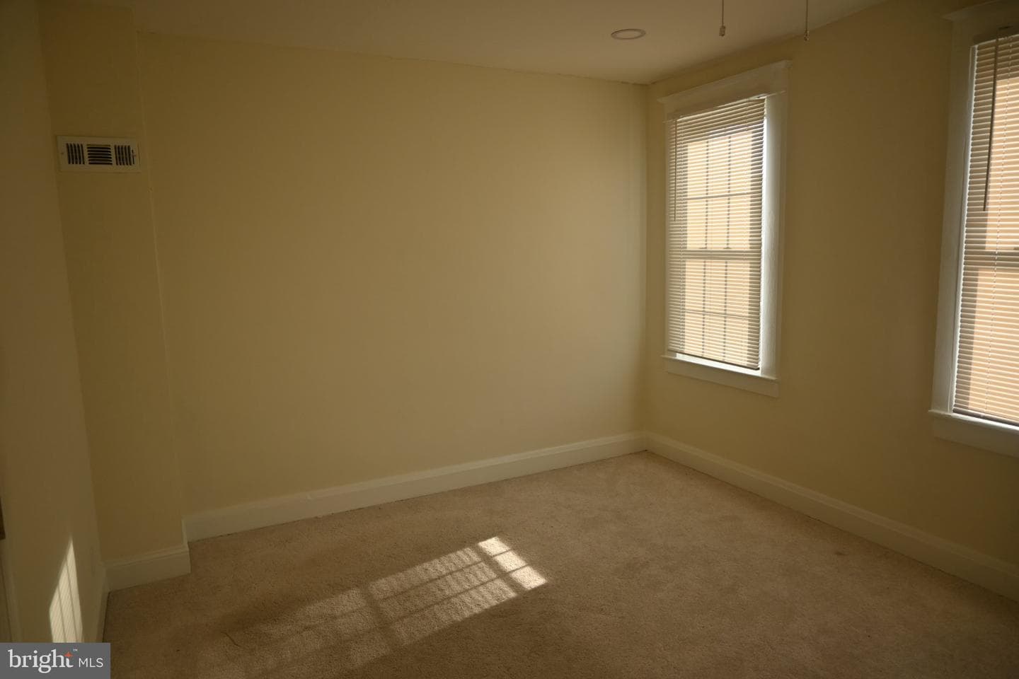 3613 Greenmount Avenue photo 21