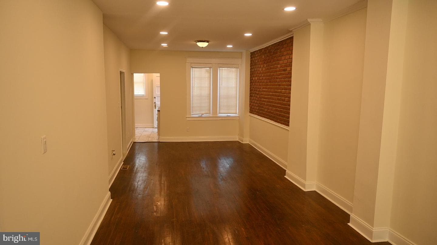 3613 Greenmount Avenue photo 9
