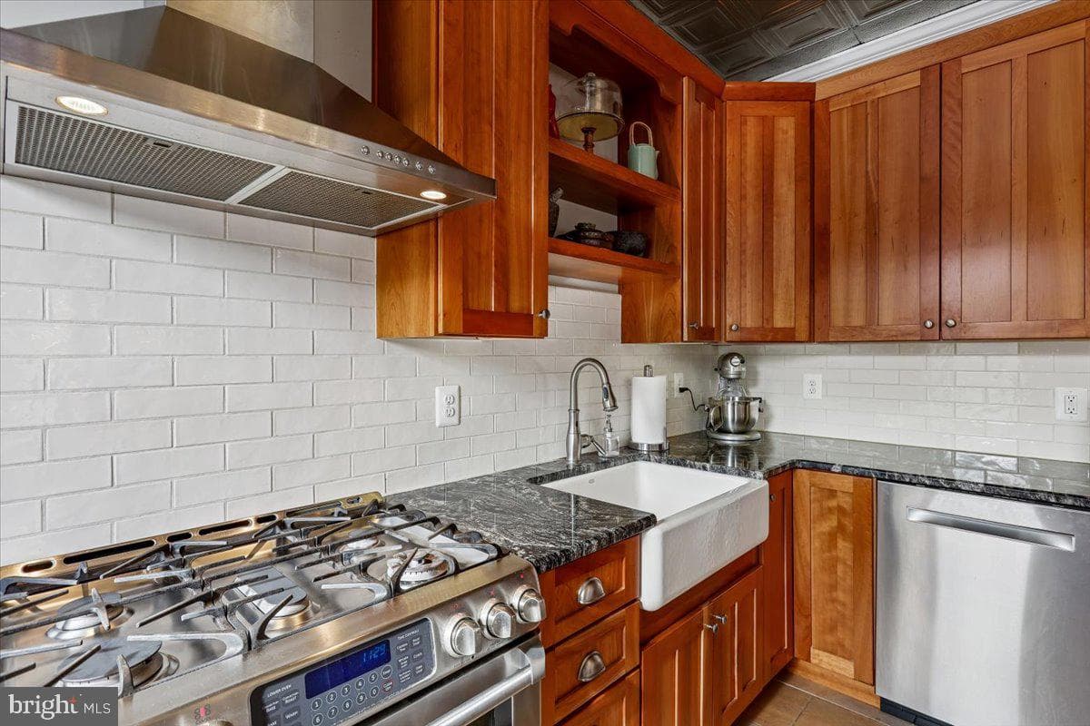 928 S Highland Avenue S photo 14