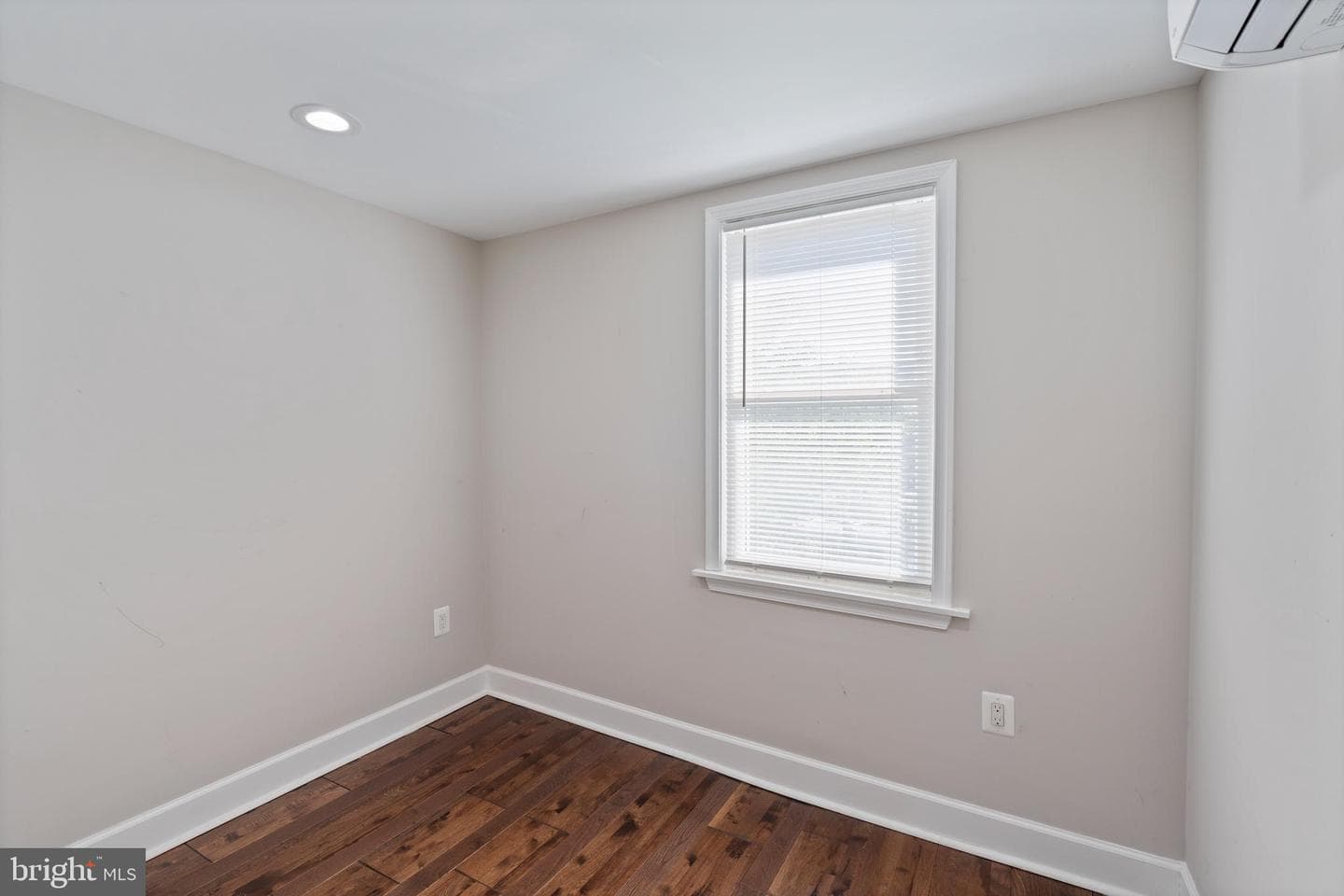 3819 Roland Avenue photo 25