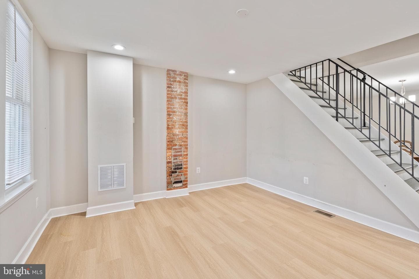 3819 Roland Avenue photo 27