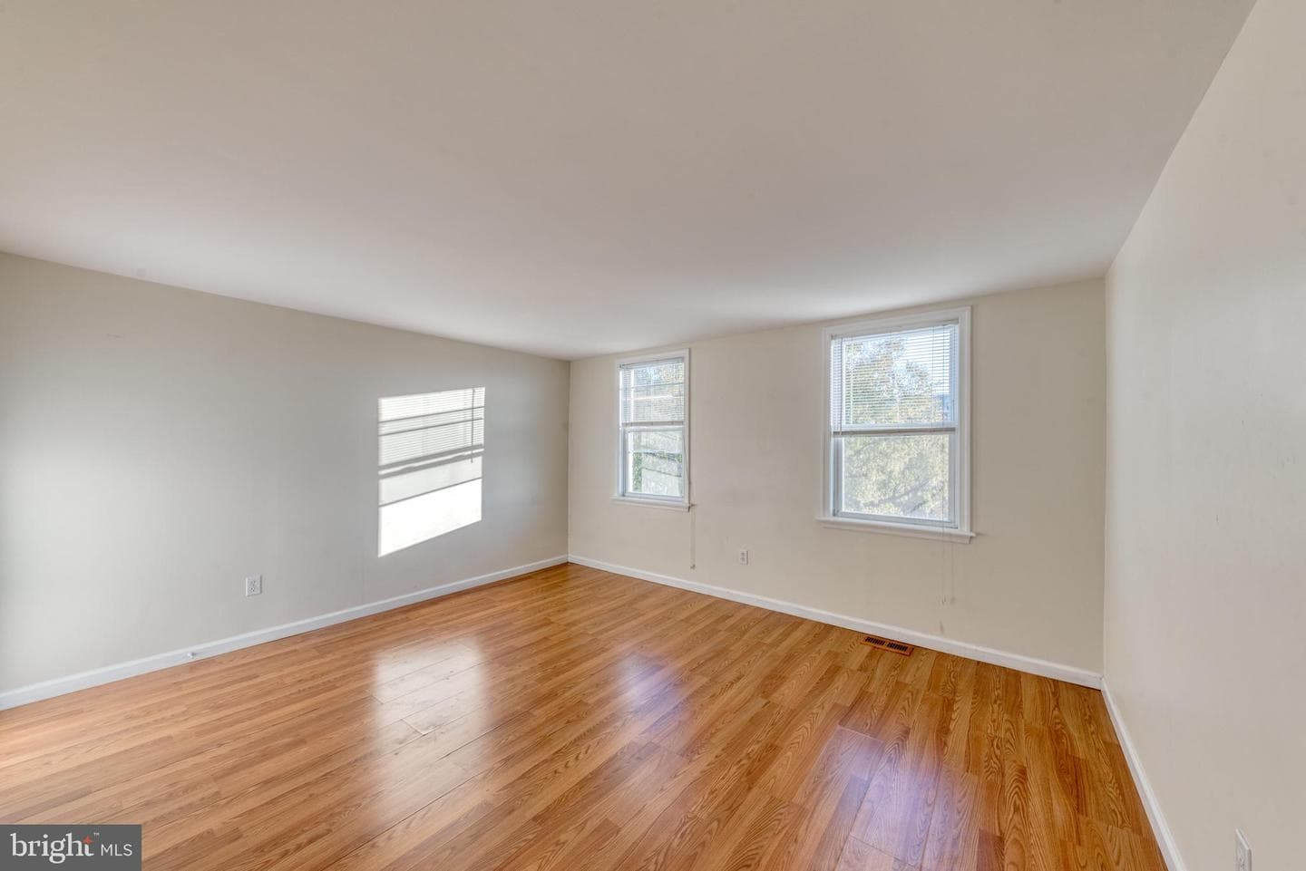 3821 Roland Avenue photo 16