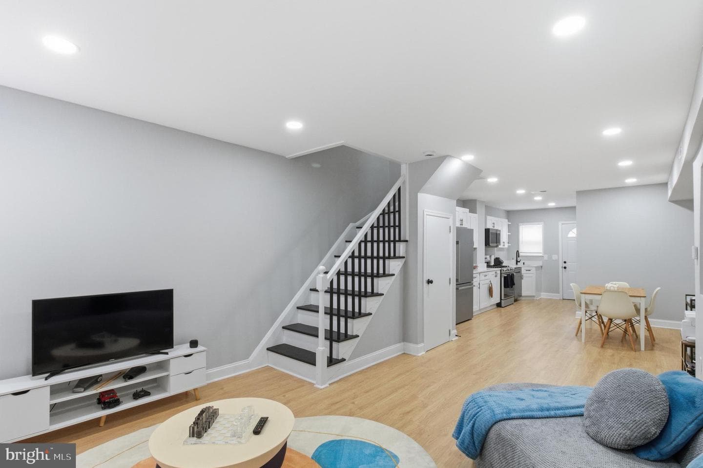 3527 Horton Avenue photo 3