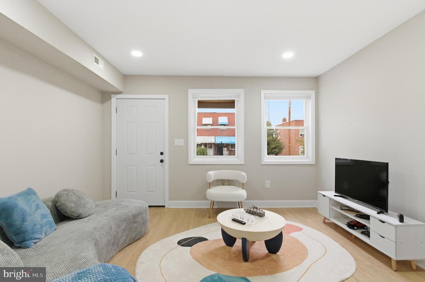 3527 Horton Avenue photo 4
