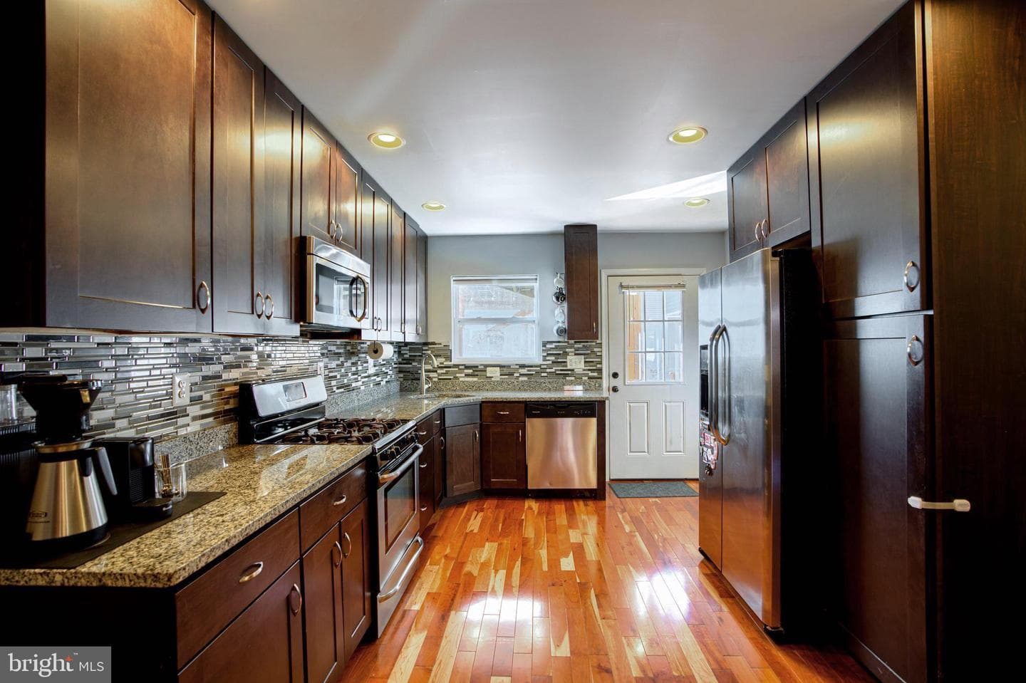 1446 Andre Street photo 11